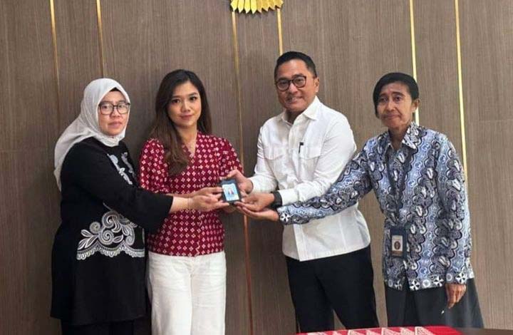 sona-jkt-kartu pers cnn